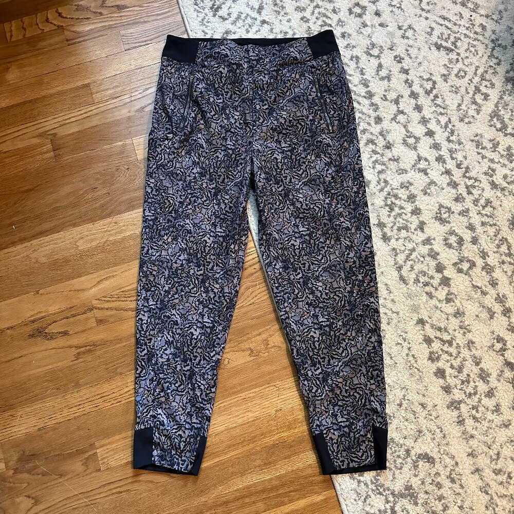 ATHLETA Trekkie North Jogger | size 12 | abstract soft tones